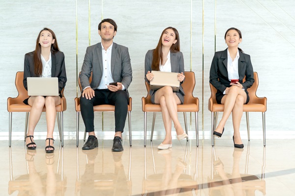 recruiter-services-novatraasia.com